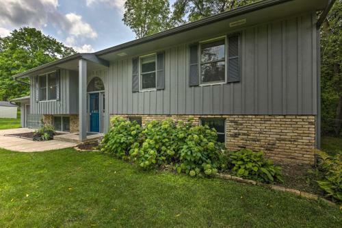 Home - 2 Blocks To Lake Nagawicka Boat Launch
