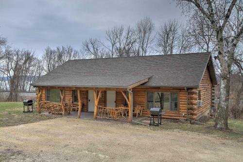 Riverfront Cabin - Treehouse Masters Stayed Here!