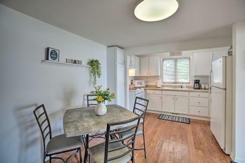 Charming Lake Koshkonong Cottage With Fire Pit!