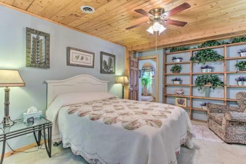 The Friendship Lakehouse With Dock And Fire Pit