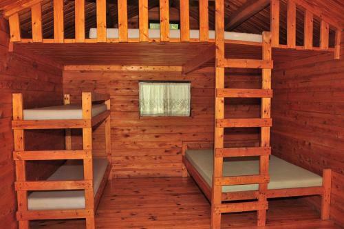 Fremont Jellystone Park Loft Cabin 1