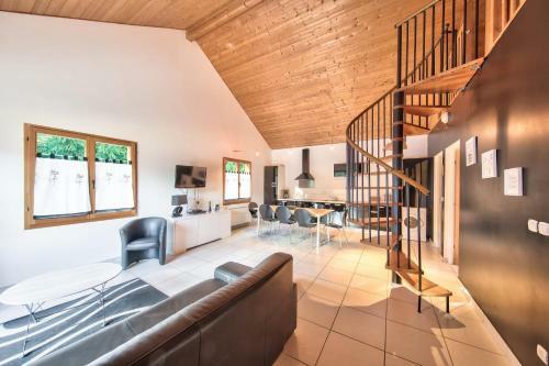 Guestready - Charming Chalet In Ney With Pool Access
