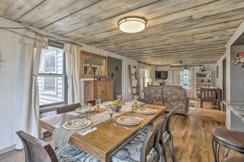 Eclectic Ladysmith Hideaway Hike And Hunt!