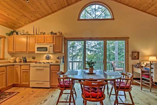 Waterfront Mercer Cabin With Wraparound Porch!