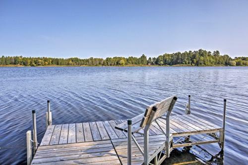 Cozy Lakefront Cabin With Indoor Gas Fireplace!