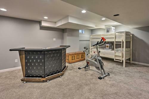Warm Mosinee Home With Patio, Fire Pit And Grills