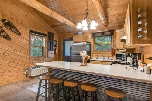 Luxe Lodge & Cabins III