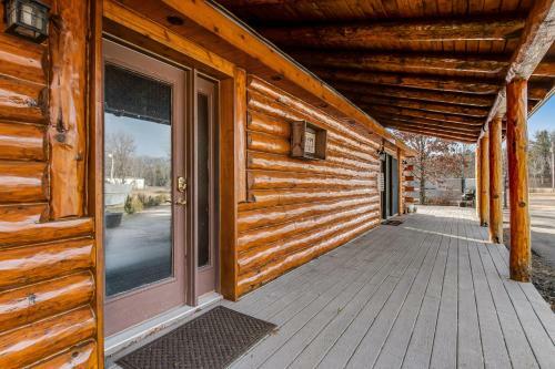 Luxe Lodge & Cabins