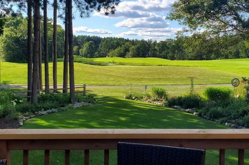 Exceptional Home With Deck About 3 Miles To Sand Valley