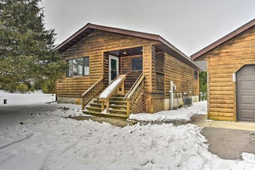 Pet-friendly Oxford Getaway With Yard And Grill!