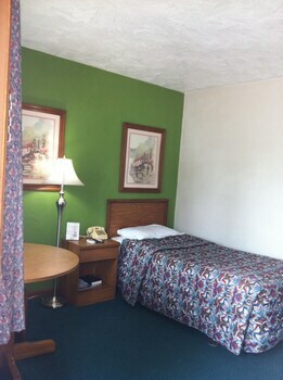 Motel East Street Inn & Suites