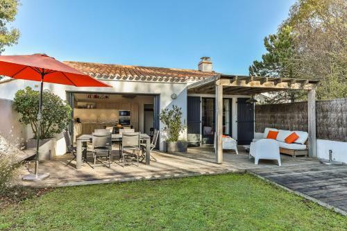 Jolie Maison Avec Piscine Et D�pendance