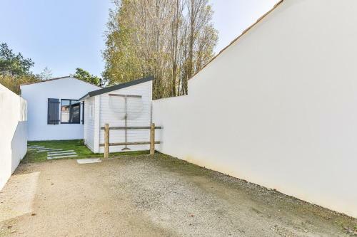 Jolie Maison Avec Piscine Et D�pendance