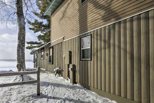 Charming Lost Lake Cabin Fish, Boat And Hunt!