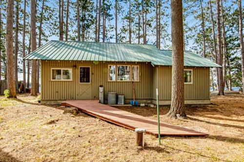 Bucky's Pineisle Retreat