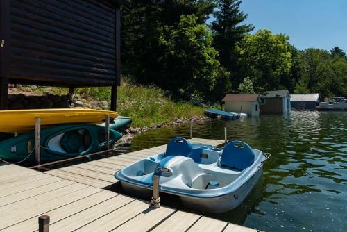 Grandview Lakeside Log Lodge