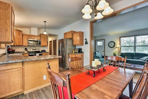 Family-friendly Getaway With Tainter Lake Access!