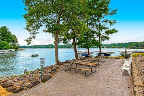 Lighthouse Cove #208