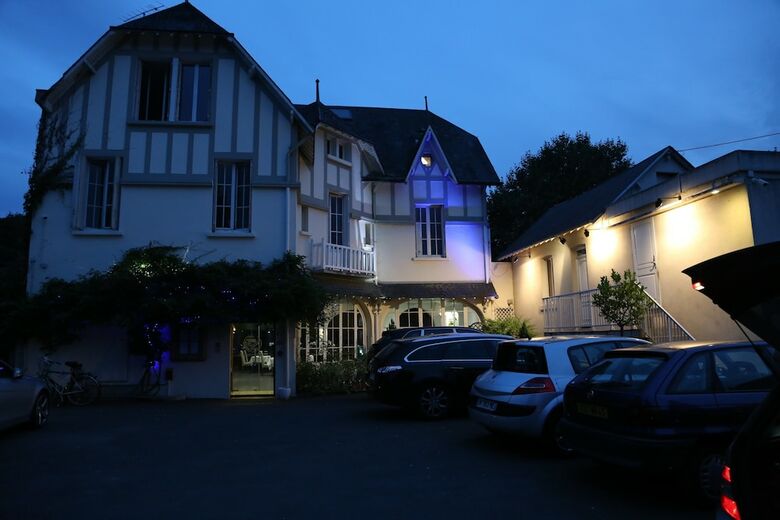 Hotel Pavillon Bleu