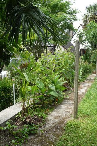 Bed & Breakfast Chambres D'h�tes L'oustal