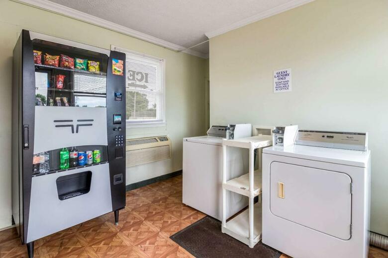 Hotel Knights Inn Cadiz