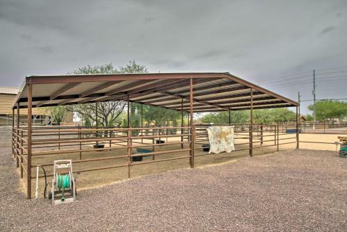 Phoenix Ranch Home With Private Hot Tub And Yard!