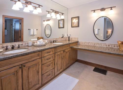 96 Highlands Slopeside #210, Beaver Creek