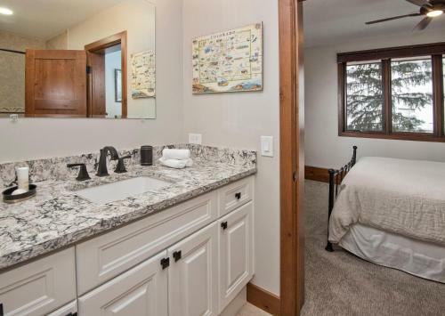 96 Highlands Slopeside #210, Beaver Creek