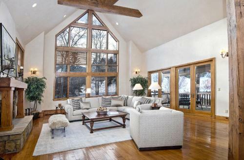 803 Holden Rd, Home