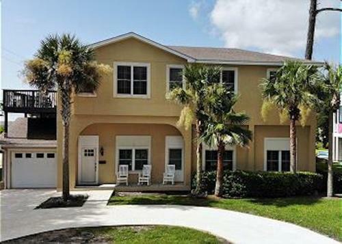 The Salty Sol By Jekyll Realty