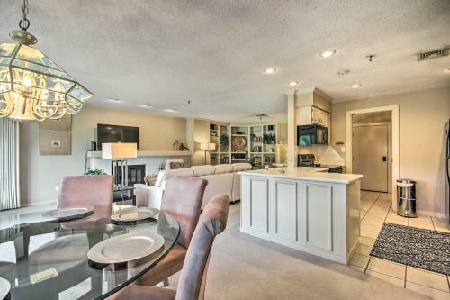 Apartamento Spacious Luxe Condo With Golf Course Views