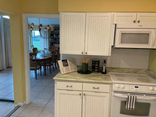 Surfside Beachfront Paradise By Jekyll Realty