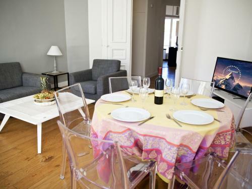 "le Jazzy" 3-bedroom Apartment