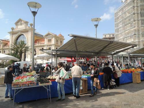 Apartamentos Le Coin Du March�