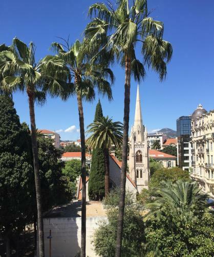Apartamentos Carr� D'or! Park View!