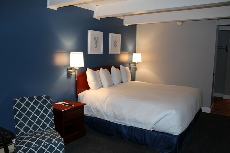 Hotel Trade Winds Inn