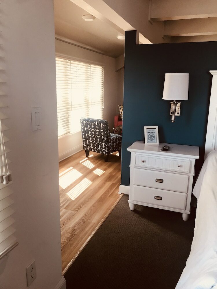 Hotel Trade Winds Inn