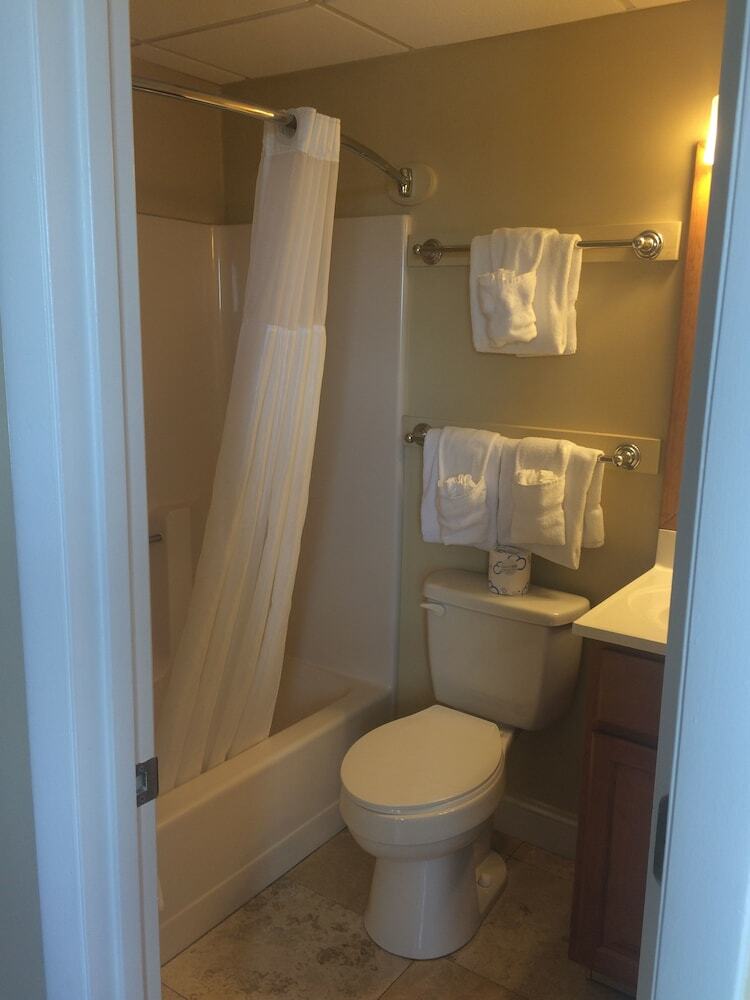 Hotel Trade Winds Inn