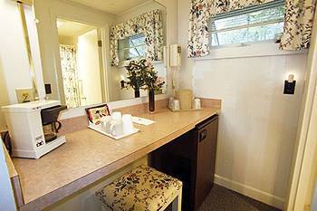 Mount Battie Motel And Bed And Breakfast