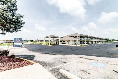 Motel 6 Berea