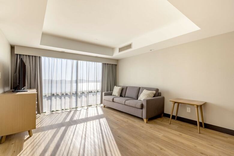 Radisson Quad City Plaza Hotel