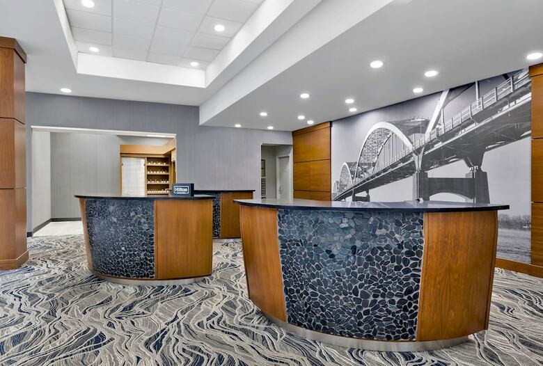 Radisson Quad City Plaza Hotel