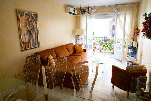 Chill Out Apartment, 2 Mins From Beach