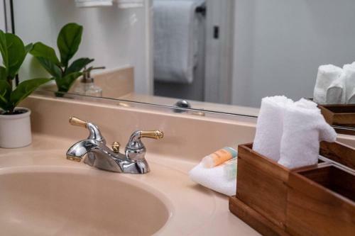 Apartamento 1 Bd King Suite: 40% Off, Beach Walk