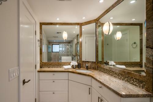 Polo Beach 703 - Romvari Realty
