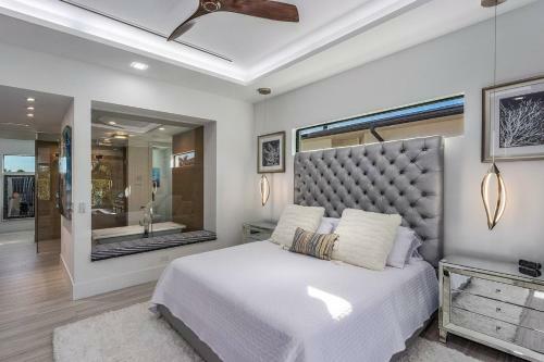 Beach 5 Min. Walk-luxurious Modern Pool Home