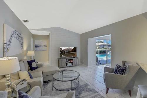 438 Capri Court