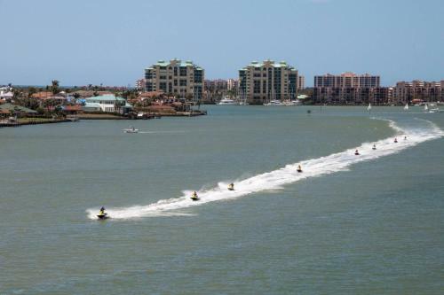 Riverside Club C309