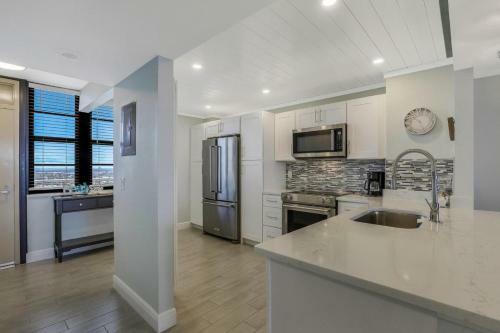 South Seas Tower 4-1805