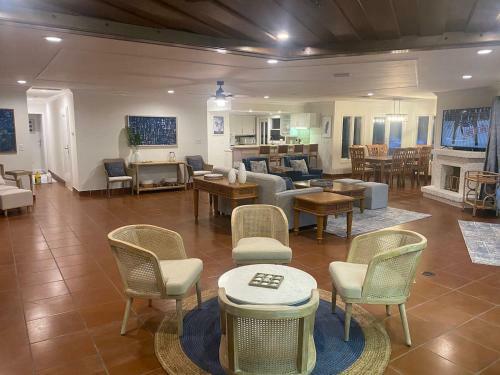 786 Orchid Ct